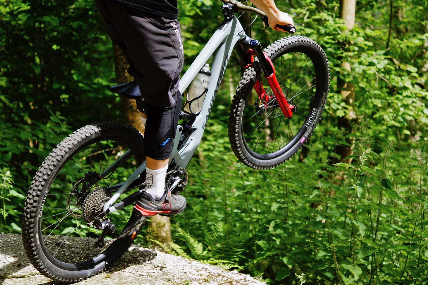 Hunt All-Mountain Carbon H_Impact enduro mountain bike wheels, affordable super tough carbon MTB trail wheelset