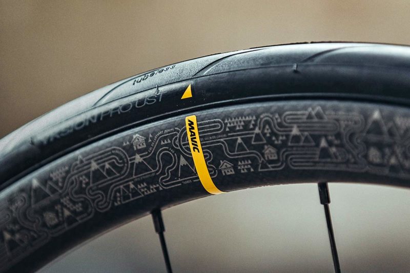 arm evalueren Regelmatig Remember the Tour de France with limited edition Mavic carbon wheels -  Bikerumor