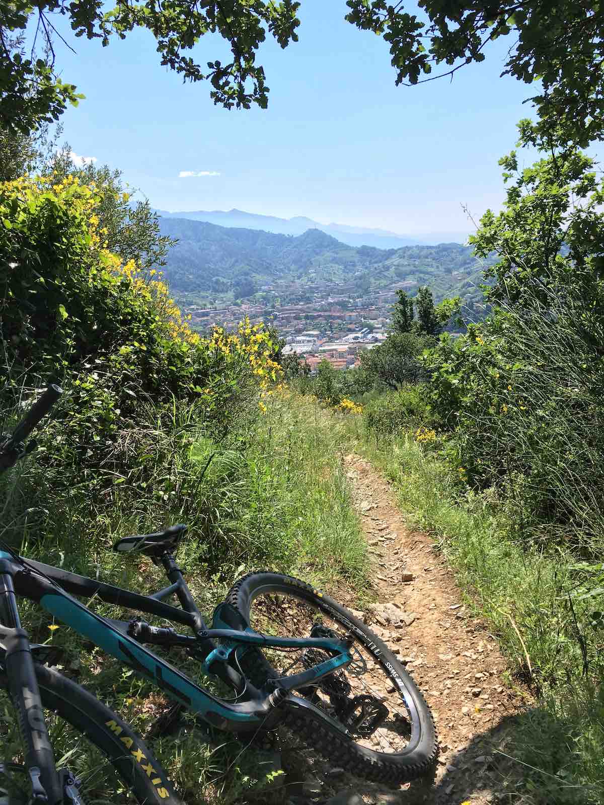 bikerumor pic of the day mountain biking in Marina di Carrara, Italy