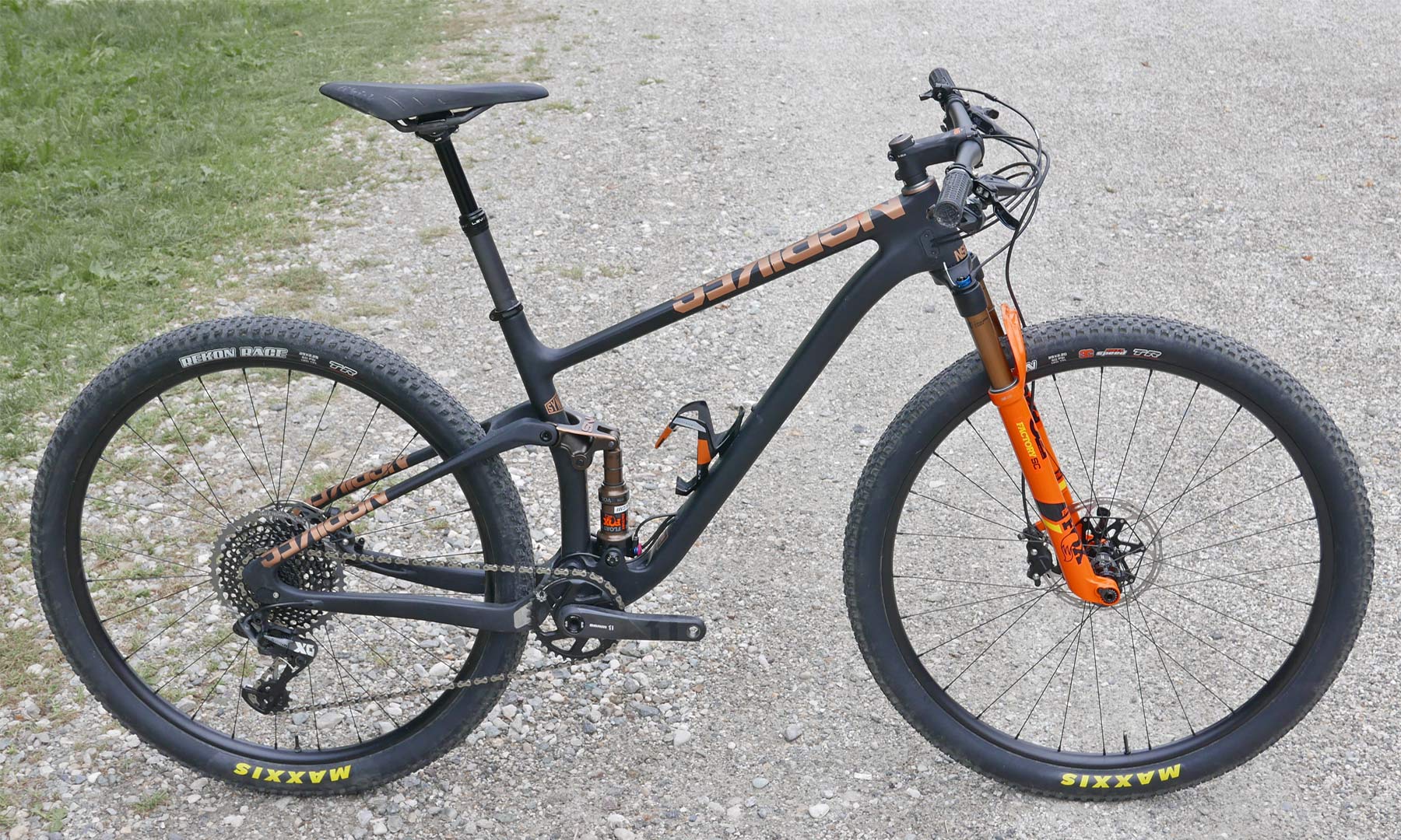 2020 NS Bikes Synonym XC mountain bike, modern slack lightweight carbon 100mm cross country or carbon 120mm trail mountain bike