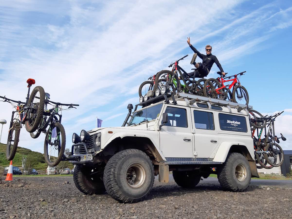 bikerumor pic of the day icebike mountain bikes on a land rover in iceland