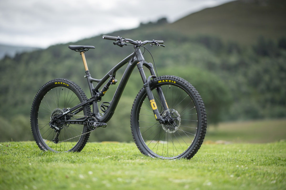 Hope HB130 aspires to be the perfect do-it-all trail bike
