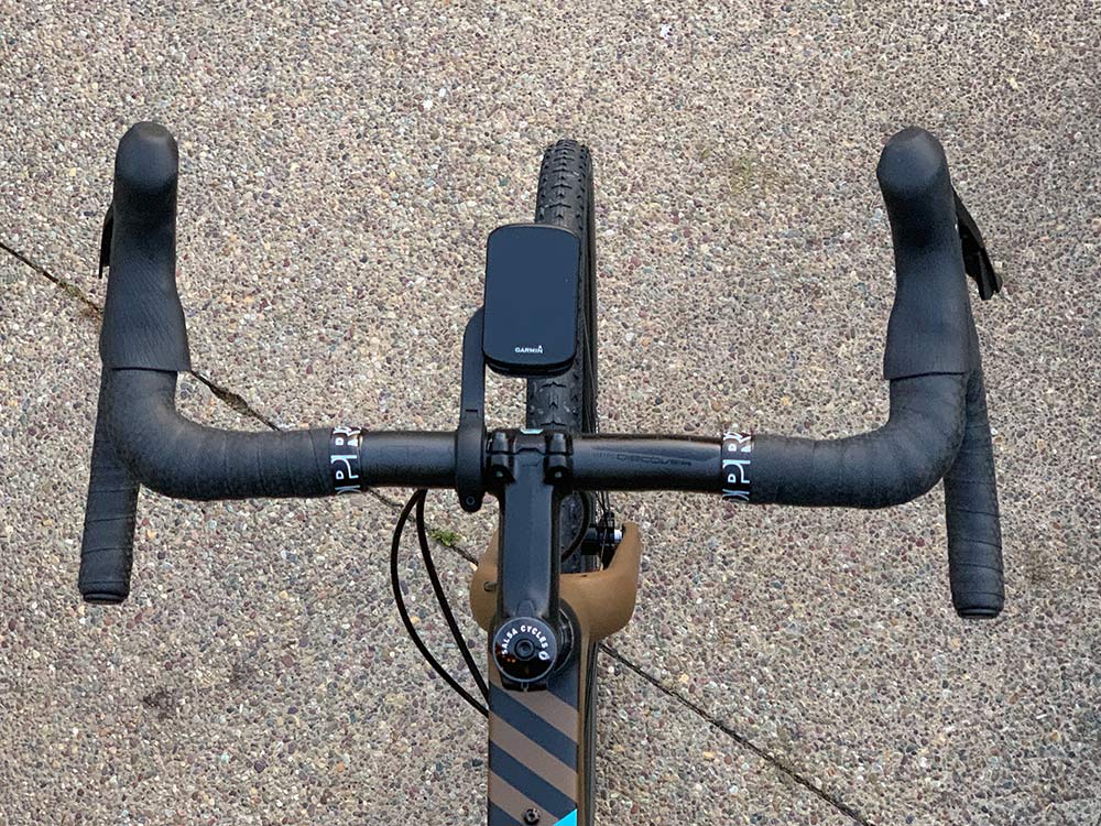 shimano pro discovery carbon fiber handlebar and seatpost for gravel bikes