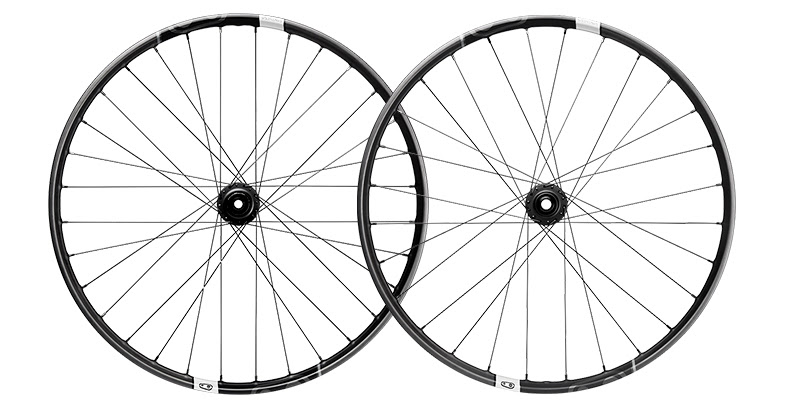 crankbrothers adds Synthesis tuned carbon wheelset for e-MTB in matched & Mullet sizes