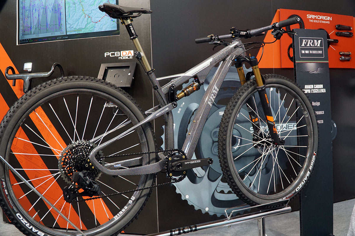carbon full suspension mountain bike