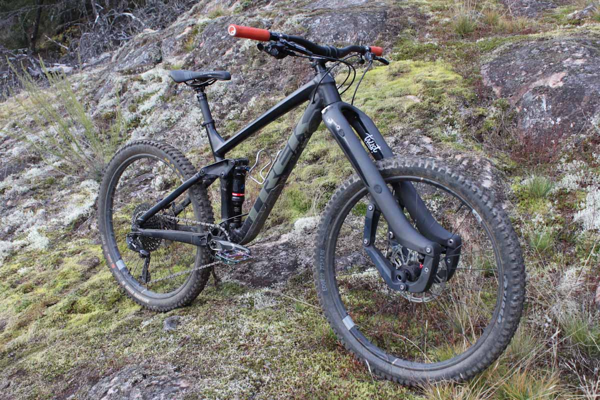 Review: The Trust Shout enduro fork brings linkage suspension up front, and it works!