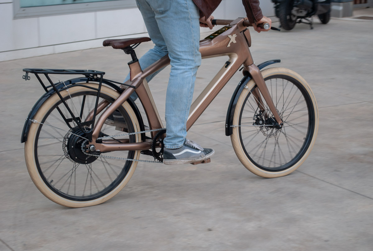 Rayvolt X One e-bike uses facial recognition, voice-activated GPS, regenerative braking