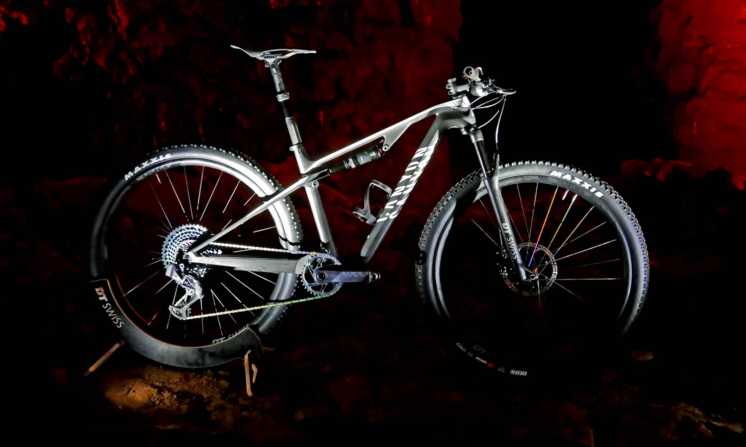 2020 Canyon Lux CF SLX 9 DT Swiss 232 Race Limited edition, special Olympic race edition carbon full suspension XC mountain bike