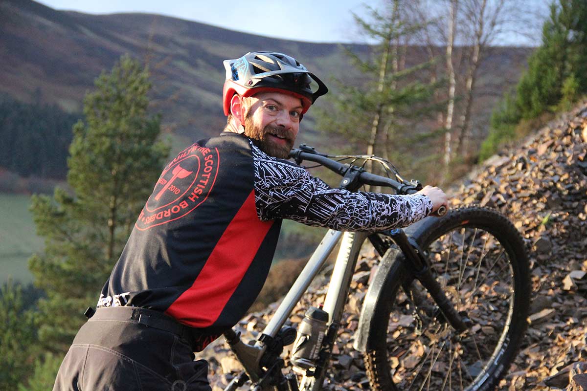 rob hinds mtb riding innerleithen avalanche golfie trail