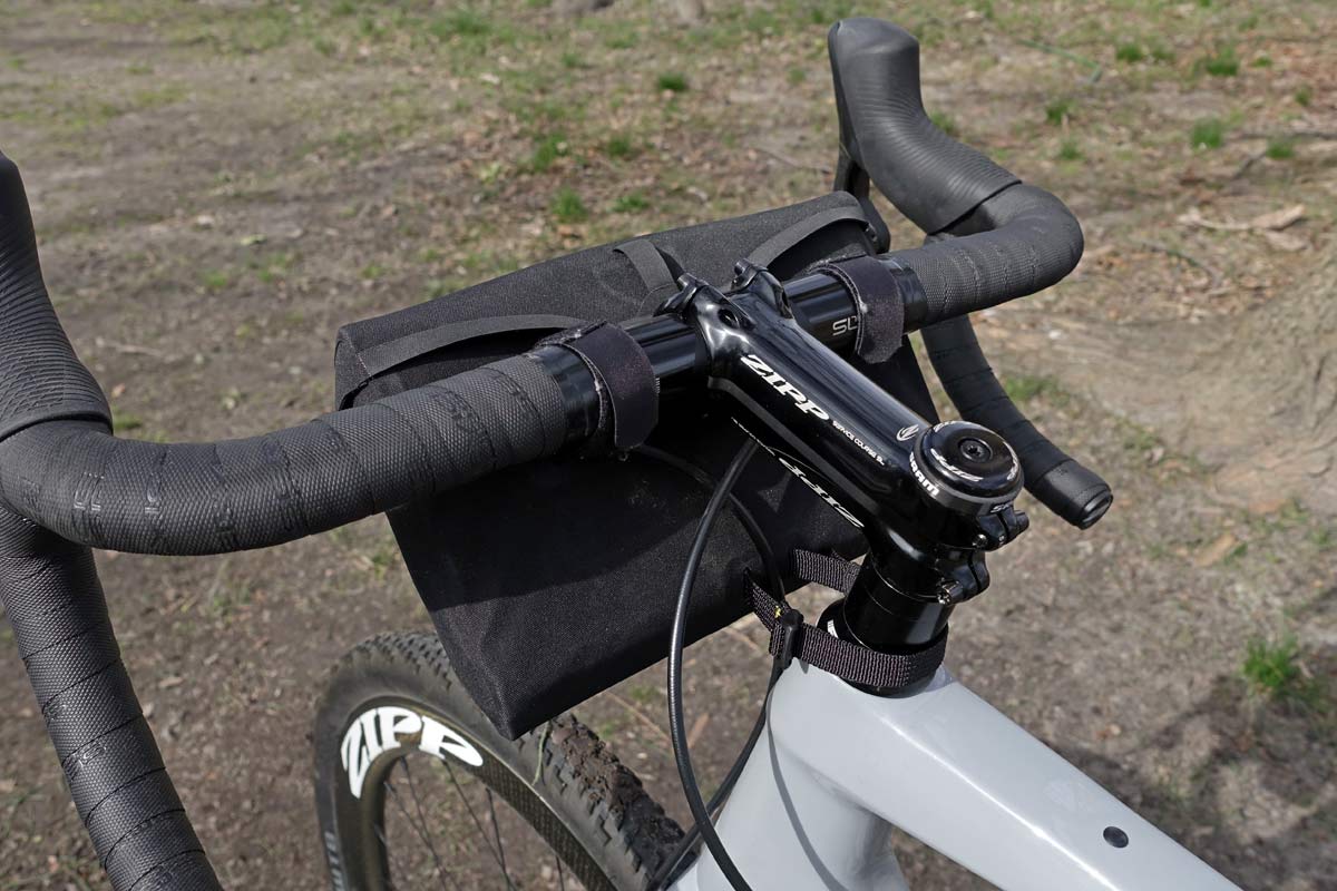 Apidura Racing Handlebar Mini Pack, small 2.5L waterproof top-load randonneur bikepacking adventure race bar bag