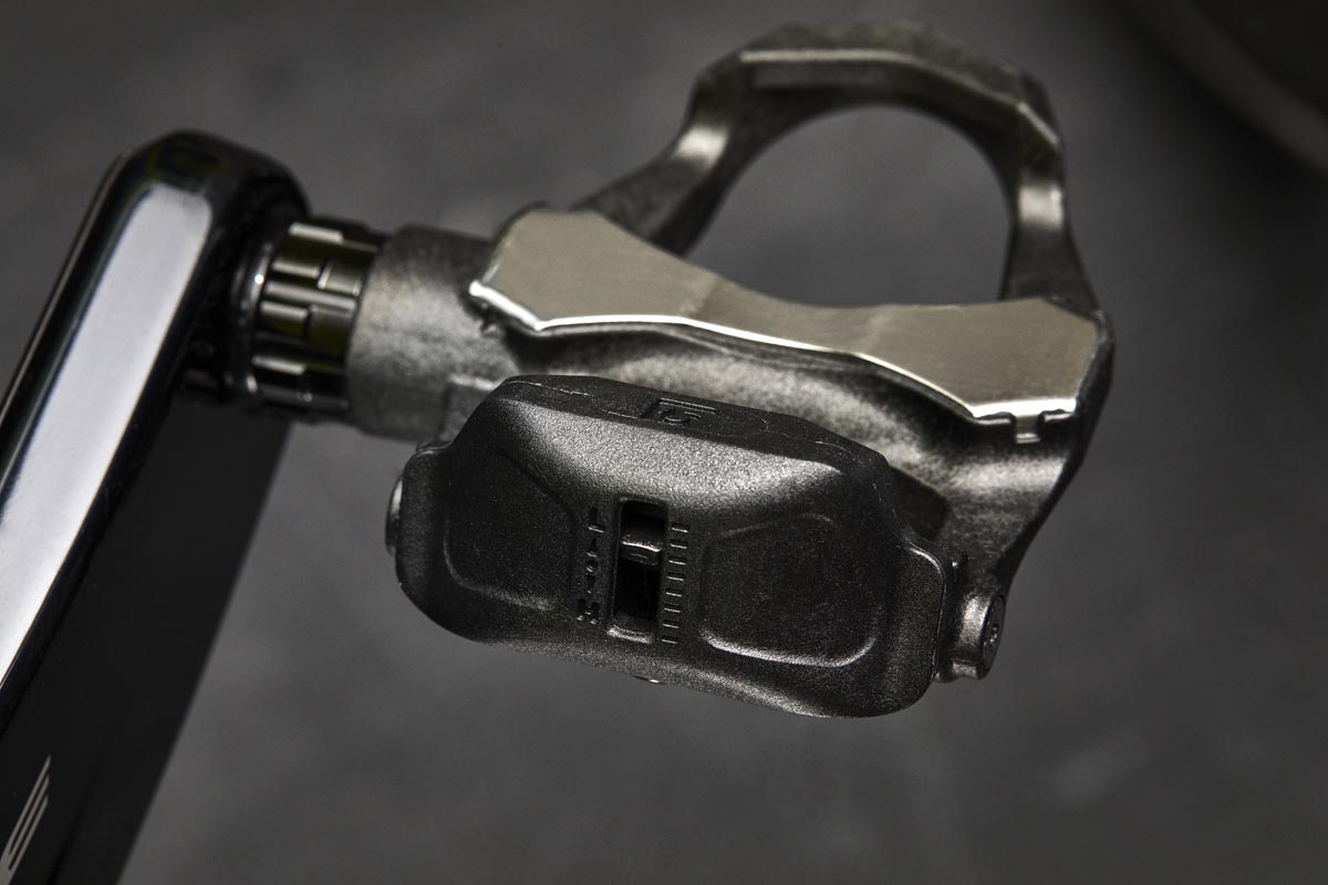 Bontrager clips into new Elite composite road pedals with Look KÉO style cleats 