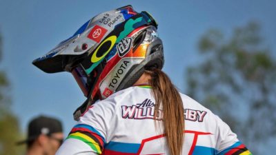 Spotted: Troy Lee Designs D4 Carbon DH helmet goes to TeXtremes to save weight