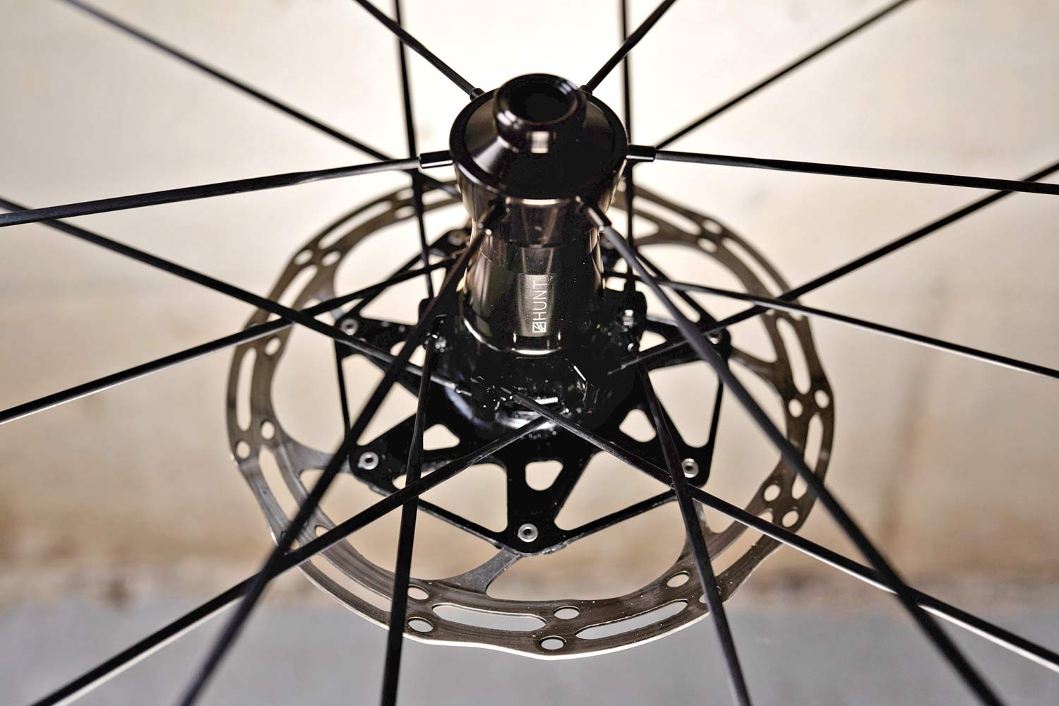 Hunt 44 & 54 UD Carbon Spoke Disc brake wheels, ultralight lightweight aero carbon-spoked, hooked tubeless carbon road bike wheelset