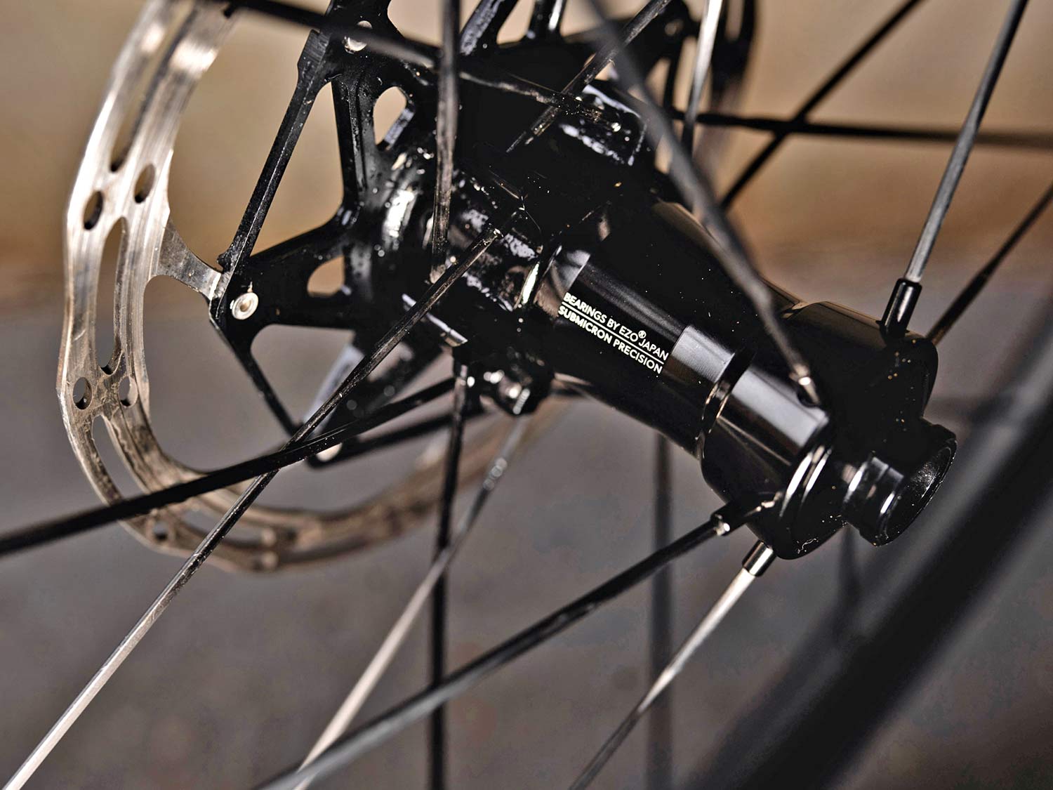 Hunt 44 & 54 UD Carbon Spoke Disc brake wheels, ultralight lightweight aero carbon-spoked, hooked tubeless carbon road bike wheelset