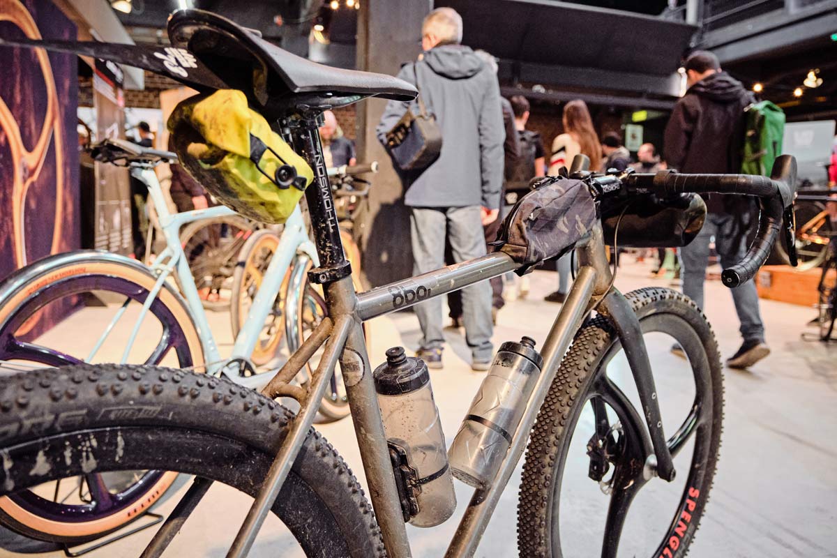 Kolektif Berlin bike show, urban cycling commuter custom steel and titanium bikes, photos by @hagbardcel 8bar gravel bike prototype