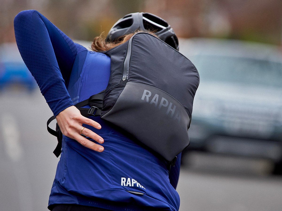 Rapha Pro Team Lightweight Backpack, fast training Pro Team-level roadie road bike commuter bag
