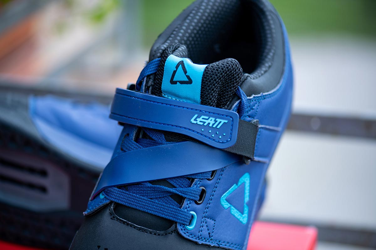 leatt-4.0-clipless-mtb-shoe-blue