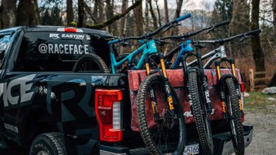 Race Face Tailgate Pad goes T2 for 2020, bringing scratch-free shuttling for six bikes