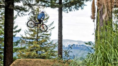 Canyon sticks Stitched 720° full suspension slopestyle mountain bike updates, and lands pump track 360°