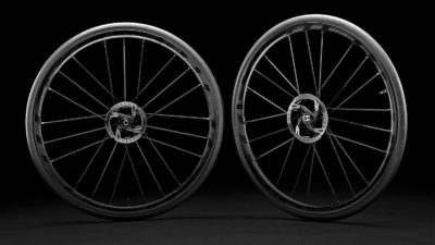 Fulcrum Racing Zero Carbon CMPTZN rolls stealth looks, ceramic bearings into disc brake tubeless all-road wheels
