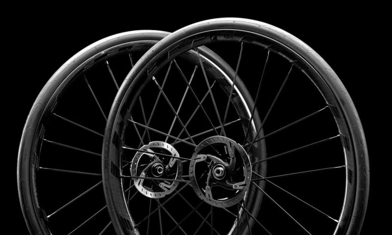 Fulcrum Racing Zero Carbon CMPTZN rolls stealth looks, ceramic bearings ...