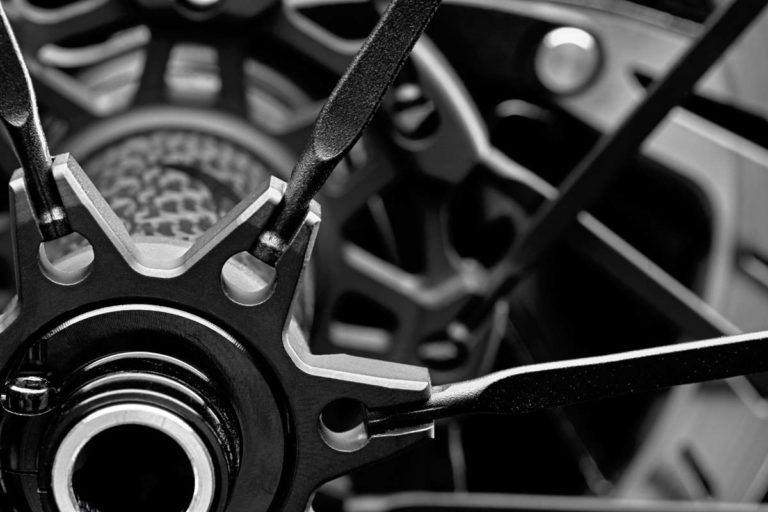 Fulcrum Racing Zero Carbon CMPTZN rolls stealth looks, ceramic bearings