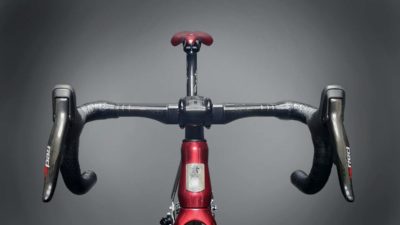 Deda Vinci integrated road bike cockpit neatly hides internal cables, maintains adjustability