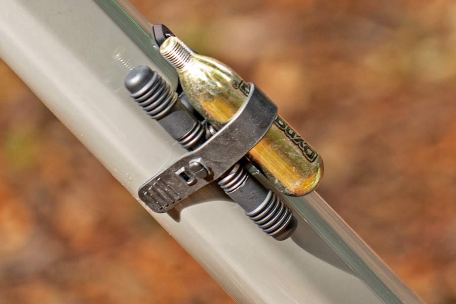 Dynaplug Carbon Racer is the world's lightest tool to repair tubeless  tires - Bikerumor