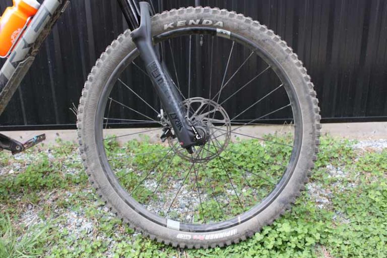 Review Kenda Pinner Pro tires offer great grip and yawsome cornering Bikerumor