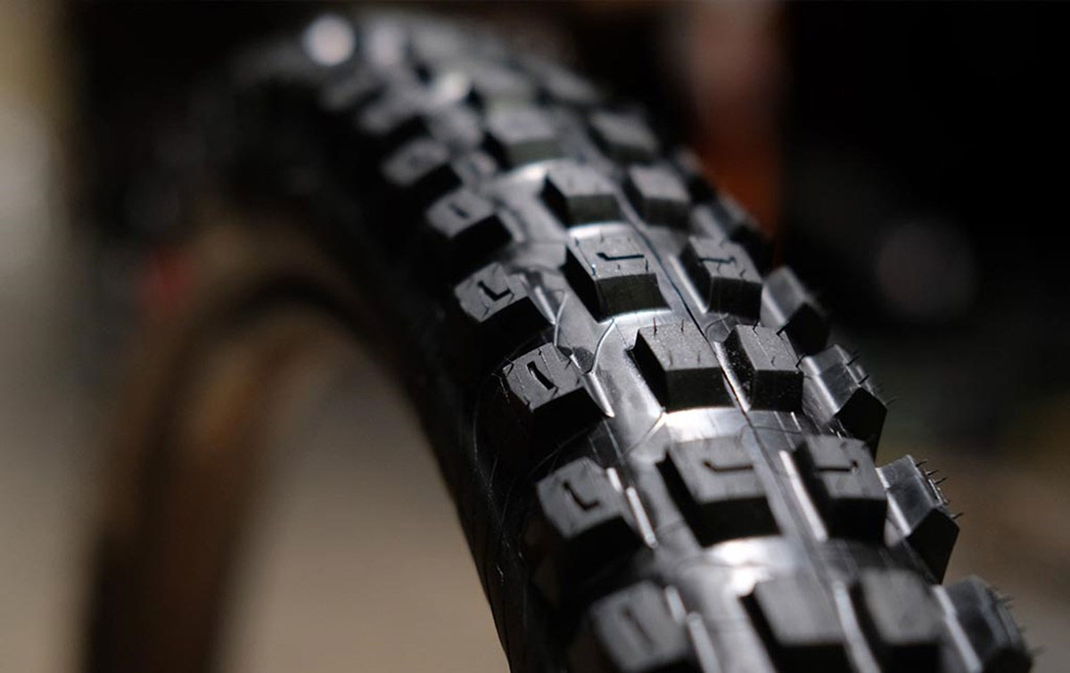 kenda pinner pro trail and gravity mountain bike tire designed by aaron gwin