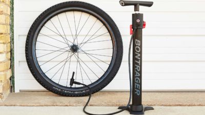 Bontrager TLR Flash Charger Floor Pump goes digital, hides accessories in handle