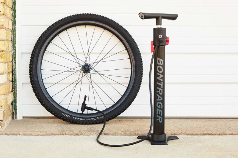bontrager tlr flash charger floor pump helps set up tubeless road and mountain bike tires quickly and easily