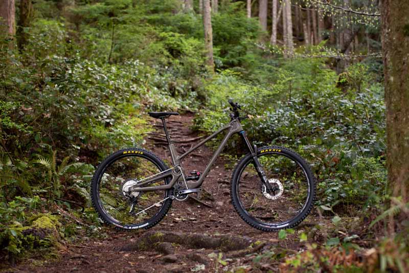 Forbidden Bike Co Druid, XT complete on trail
