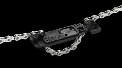 New Clever Standard Flatout tire lever fixes your… chain?