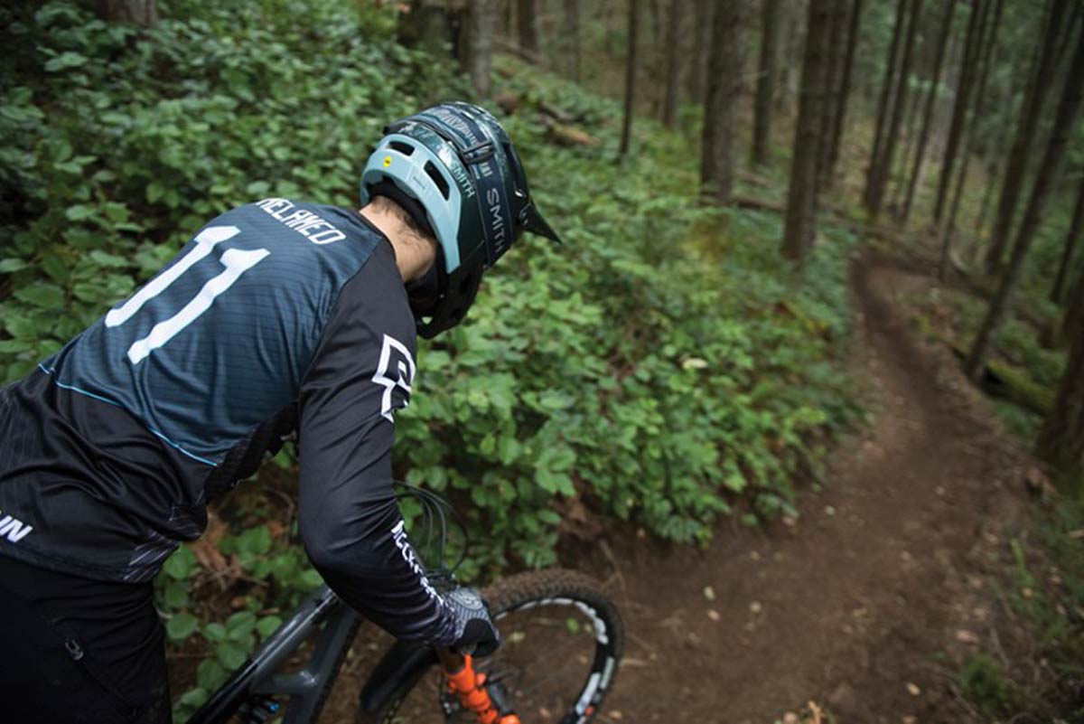 jesse melamed rides smith optics new full face enduro helmet rocky mountain raceface team colorway green
