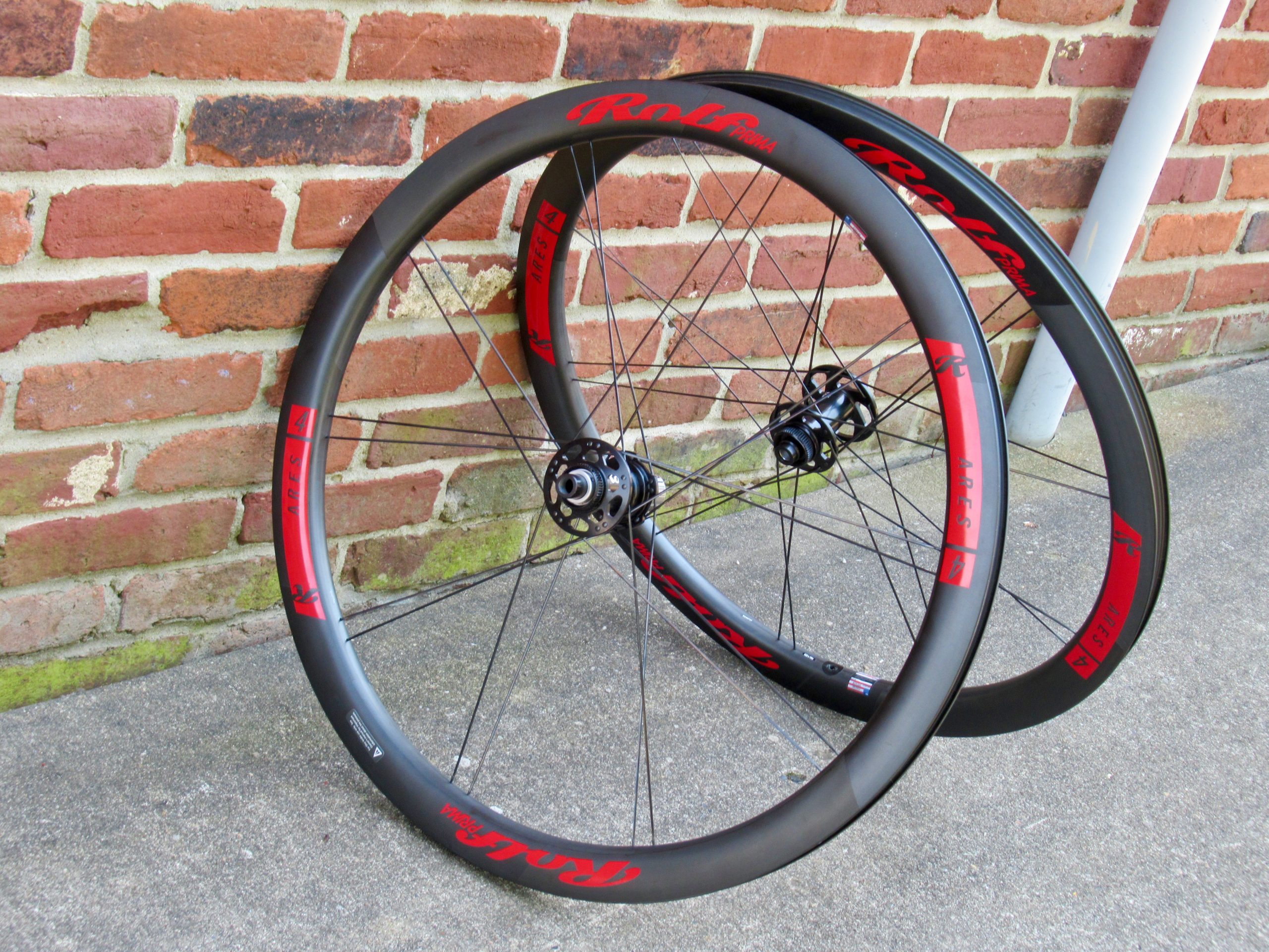 Review: Rolf Prima Ares 4 Disc wheels are fast on the road and