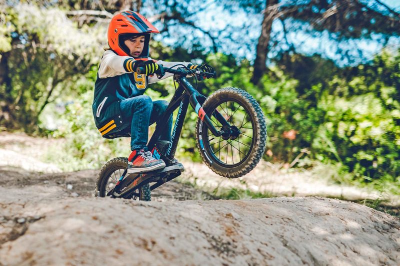 Mondraker Grommy kicks up pedal-less balance e-bike to power your kid ...