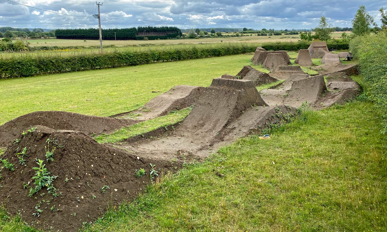 Building dirt clearance jumps