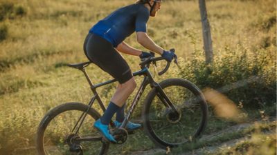2021 Giant TCX Advanced Pro carbon cyclocross bike sheds grams, now 850g