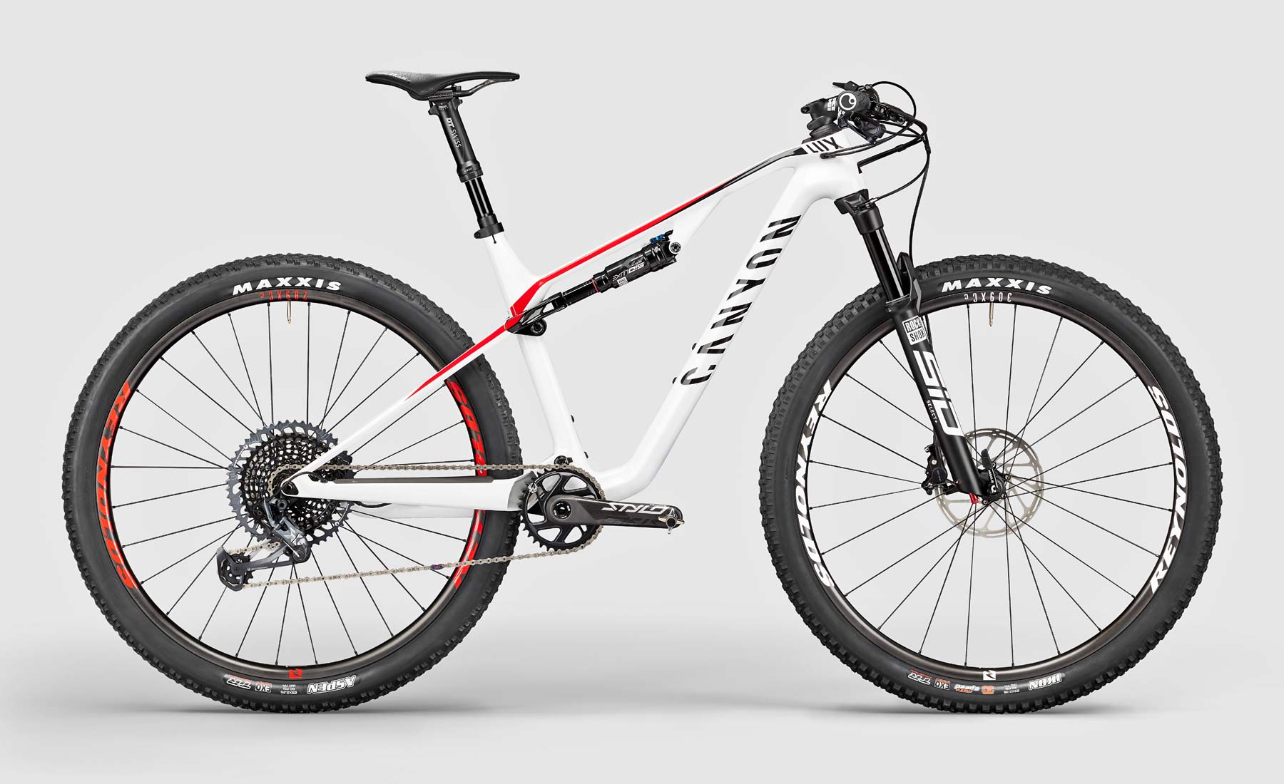 2021 Canyon Lux CF XC mountain bike, 100mm carbon 29er cross-country race MTB, 8