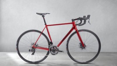 AX-Lightness VIAL evo Disc gives you strength, stiffness, and a 5.6kg road bike