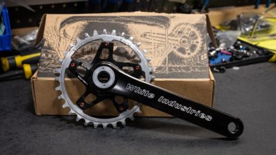 Wolf Tooth crafts a new CAMO chainring system for White Industries MR30 Cranks