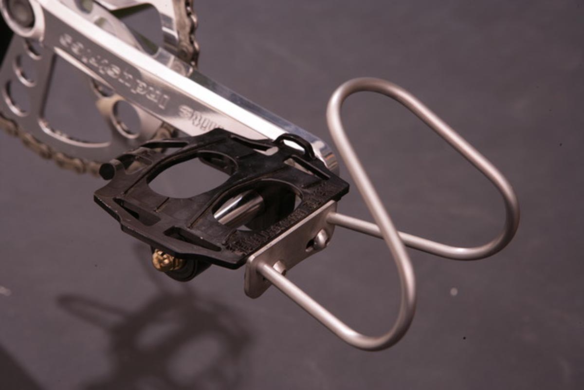 Laan Belastingbetaler werkzaamheid Bruce Gordon's legacy pedals on with new Boot Fit classic Stainless  Strapless Toe Clips - Bikerumor