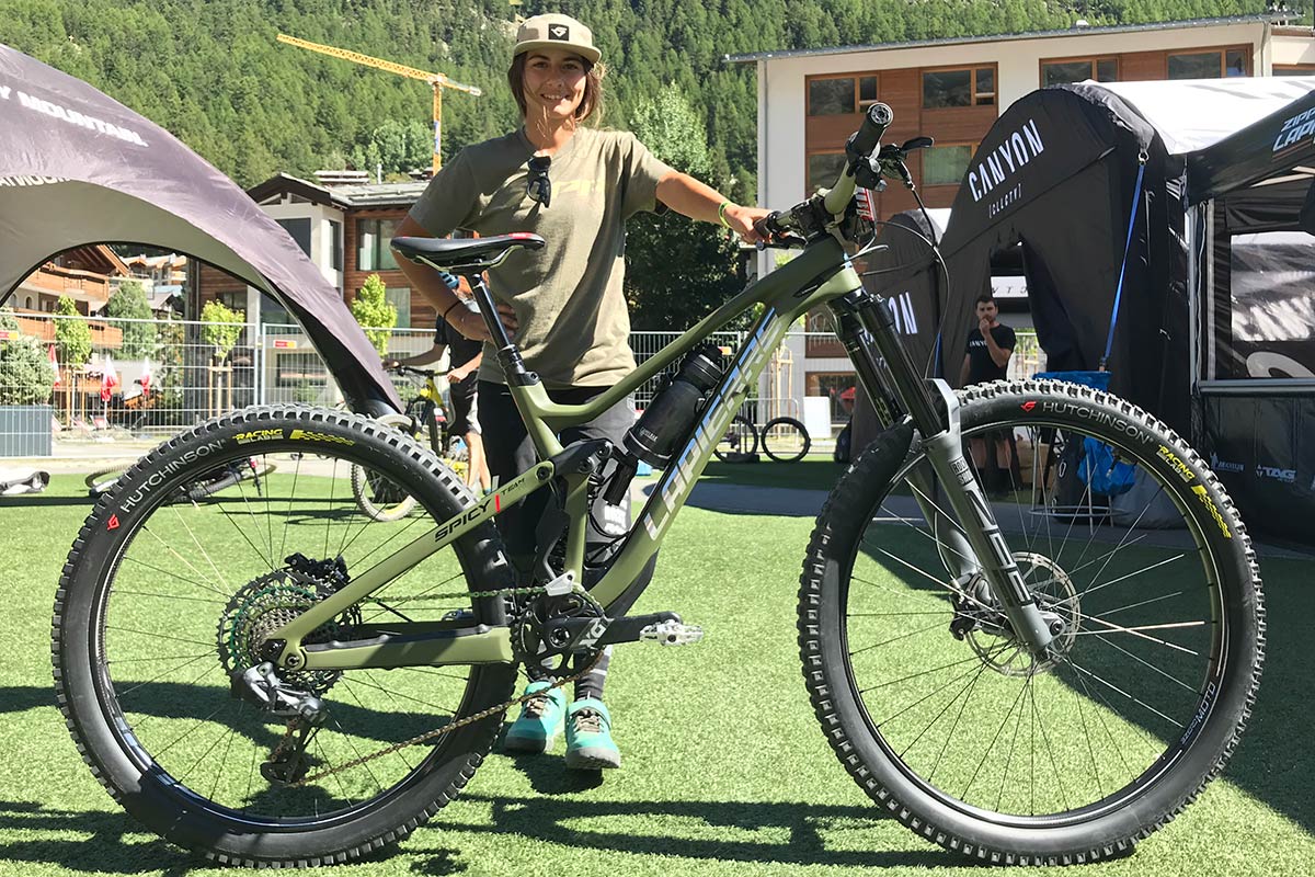 weten pakket Plaats EWS Zermatt Bike Check: Isabeau Courdurier's winning Lapierre Spicy mullet  enduro bike - Bikerumor