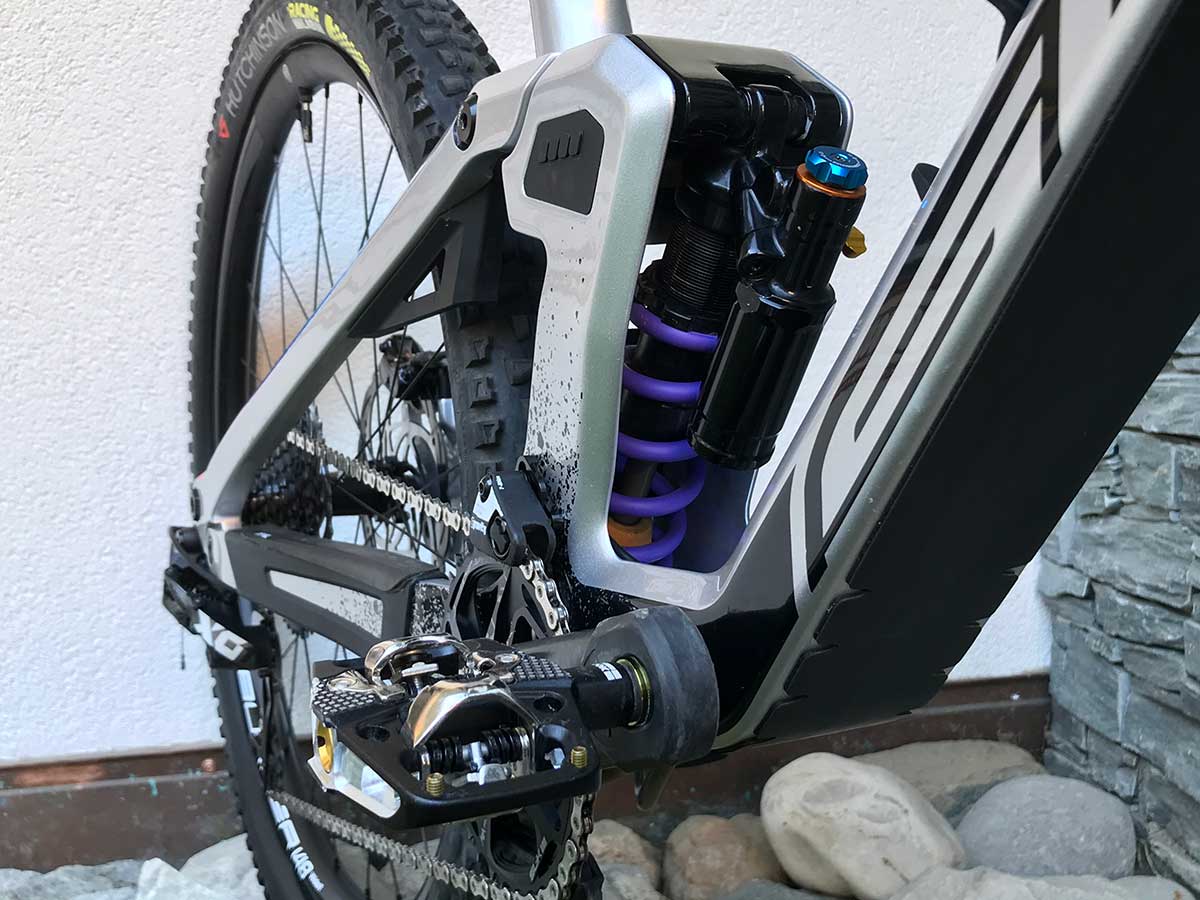 kevin miqual runs 450 lbs spring rate formula coil shock sunn kern enduro bike ews zermatt 2020
