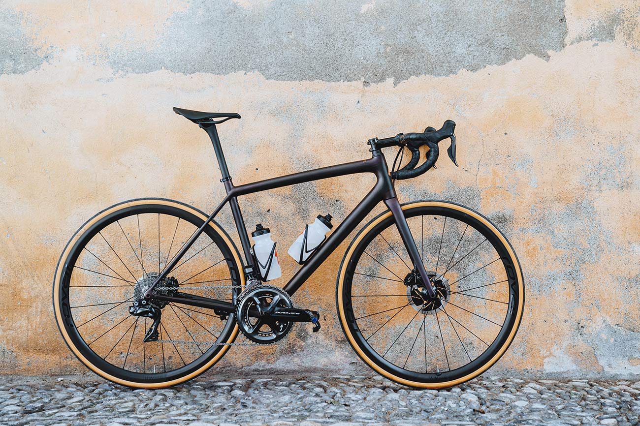 new specialized aethos s-works road bike is the worlds lightest road bike