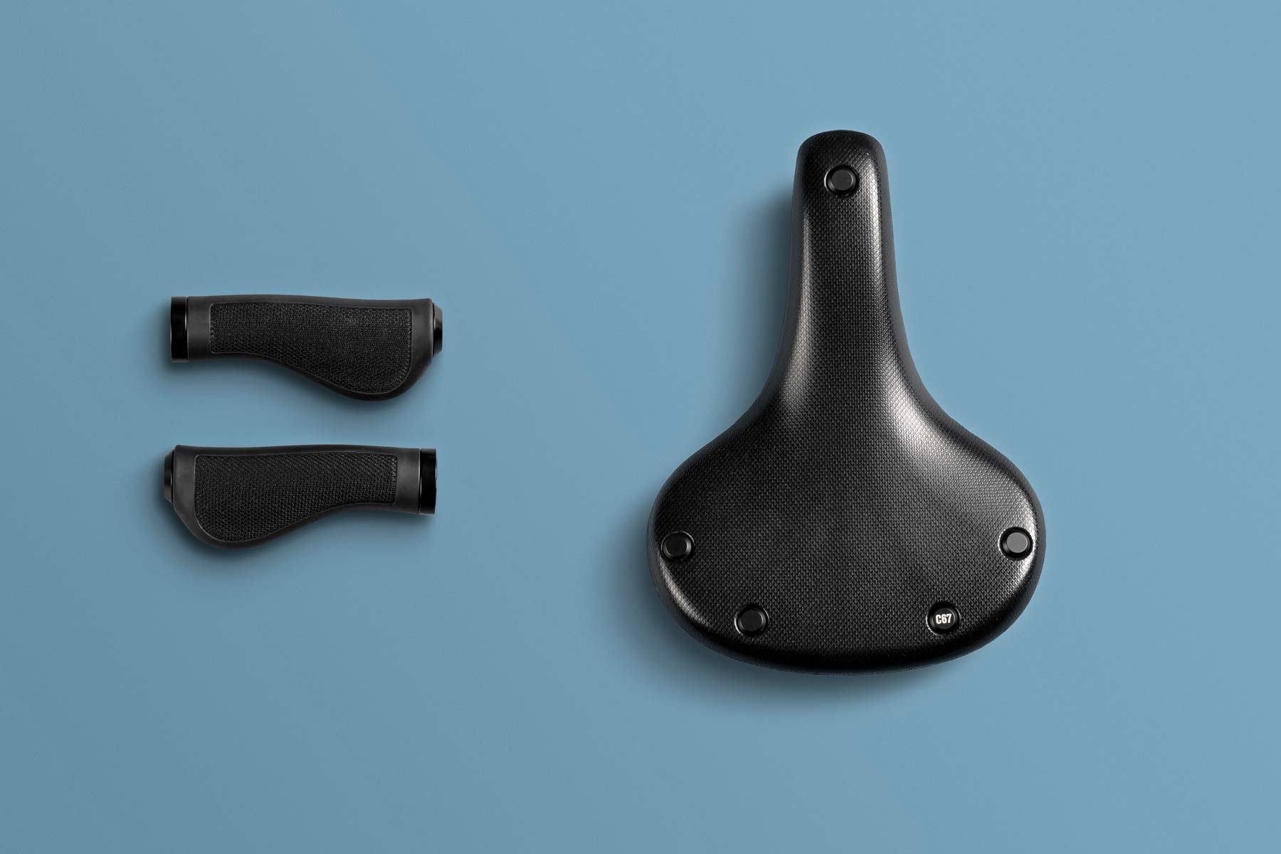 Brooks Cambium C67 all-weather saddle, vegan urban commuter e-bike saddle, seat and grips