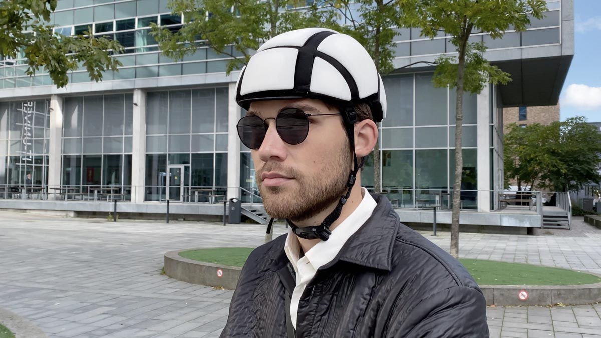 World’s thinnest bicycle helmet Newton-Rider