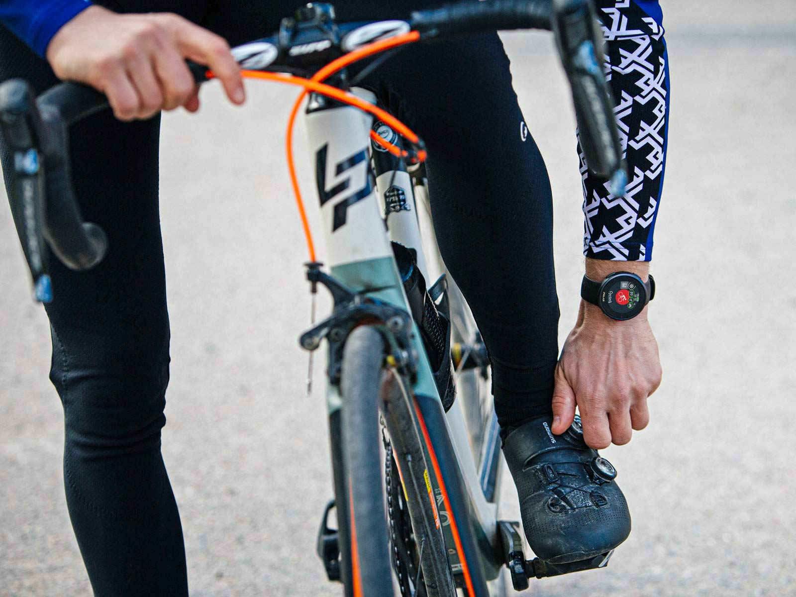 Polar Vantage V2 multi-sport GPS tracking training smartwatch, cycling