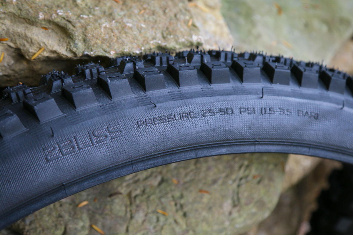 Specialized T9 tread compound 2bliss